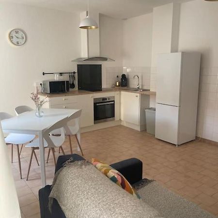 Appartement A 100 M De La Gare Port-de-Bouc Exteriör bild