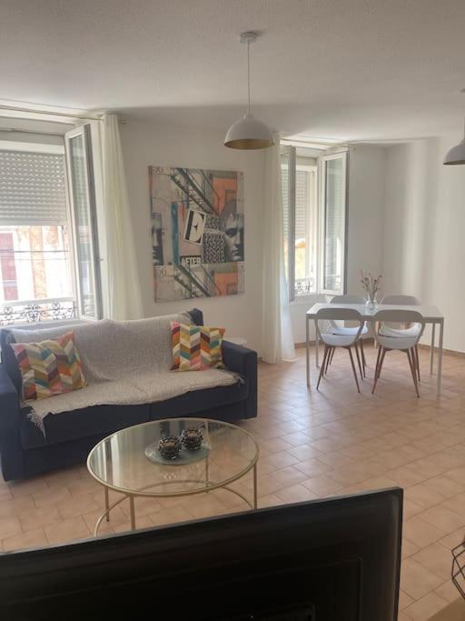 Appartement A 100 M De La Gare Port-de-Bouc Exteriör bild